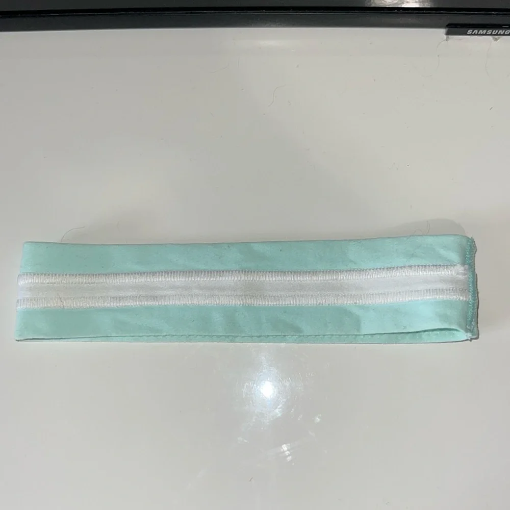 lululemon athletica teal white